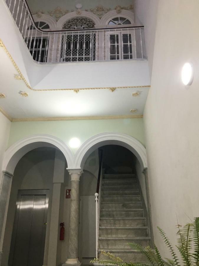 Apartamento Nuevo En Casa Tipo Palacio กาดิซ ภายนอก รูปภาพ