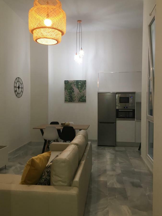 Apartamento Nuevo En Casa Tipo Palacio กาดิซ ภายนอก รูปภาพ
