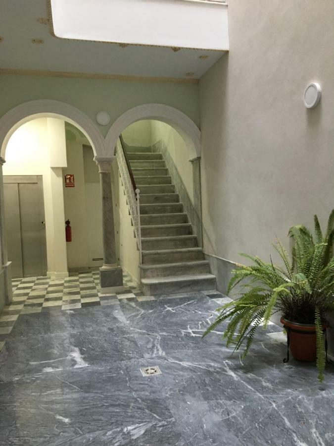 Apartamento Nuevo En Casa Tipo Palacio กาดิซ ภายนอก รูปภาพ